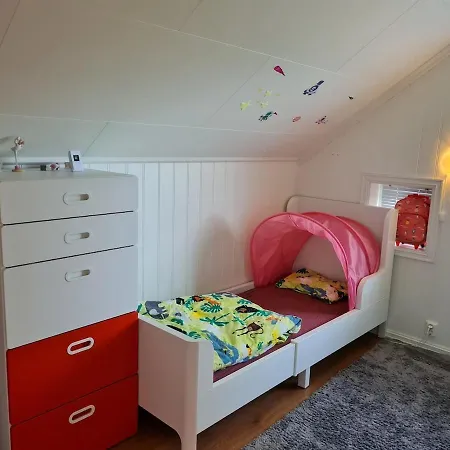 Leilighet Family Friendly House With 4 Bedrooms, 3 Bathrooms Gjøvik