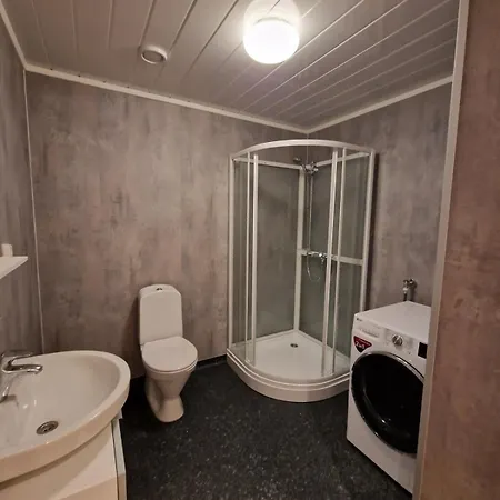 Apartment Family Friendly House With 4 Bedrooms, 3 Bathrooms Gjovik
